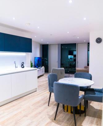 Castlefield Apartment | Modern 2 Bed Penthouse with Stunning views in Manchester City Center