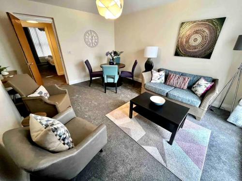 Felixstowe Apartment | Modern 2 Bedroom Apartment with Sea view