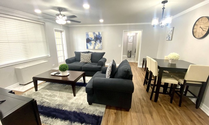 Peachtree Center Condo | Modern 2 bedroom Condo w/Skyline View