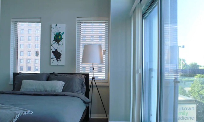 Gladstone Apartment | Modern 2-Bedroom Stunning Views