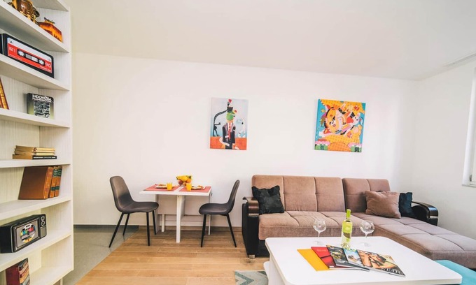 Old Town Apartment | Modern 2bdr Apartment-cathedral View-best Location