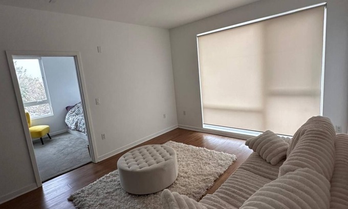Downtown Apartment | Modern 2BR/2BA Near Glendale Galleria – Walk to Shopping & Dining!
