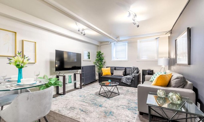 Hamilton Apartment | Modern 2BR Condo - Centrally Located Downtown