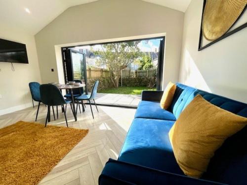 Pontcanna Apartment | Modern 2BR Duplex with Garden in Cardiff Stylish and Relaxing Stay