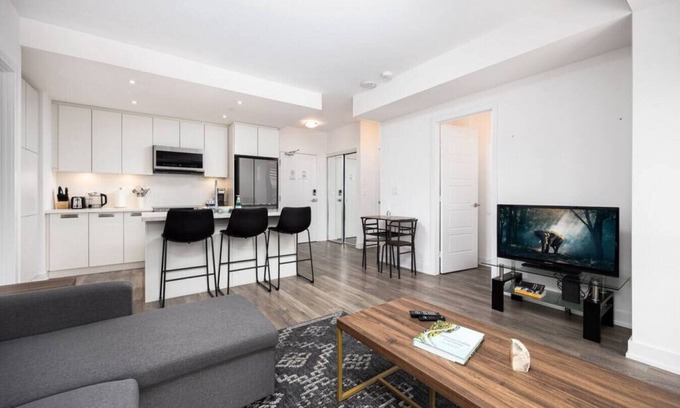 Innisfil Apartment | Modern 2BR Getaway in Innisfil Private Balcony BBQ