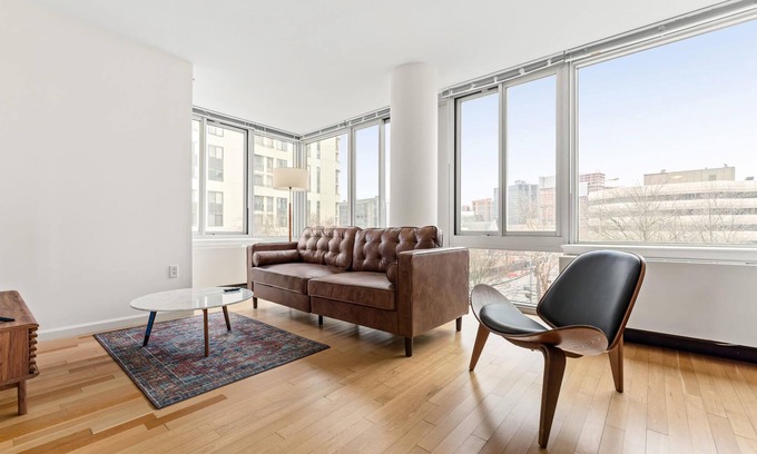 White Plains Apartment | Modern 2BR Place in White Plains