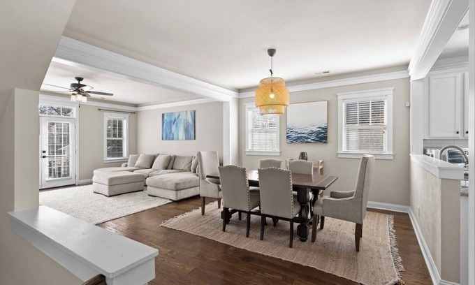 Wesley Heights House | Modern 3 Bed 3.5 Bath in uptown Charlotte in the heart of it all.
