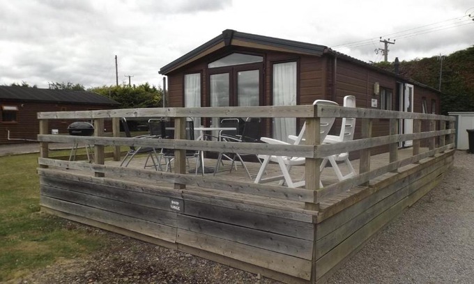 Offenham House | Modern 3 bedroom lodge at Avonvale Holiday Lodges