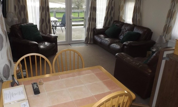 Offenham Cabin | Modern 3 bedroom lodge at Avonvale Holiday Lodges