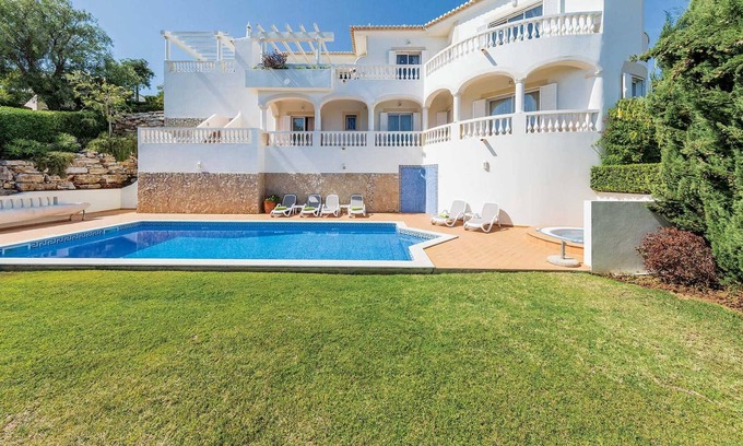 Budens Villa | Modern 3 bed villa with private pool.