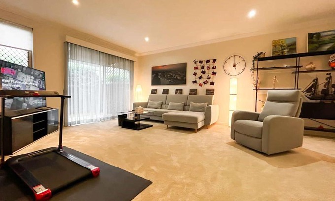 Marsfield House | Modern 3BD Townhouse in Marsfield