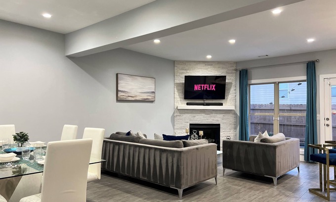 Lawrenceville House | Modern 3bds/2.5bth Townhome with pvt garage in gated community in Lawrenceville