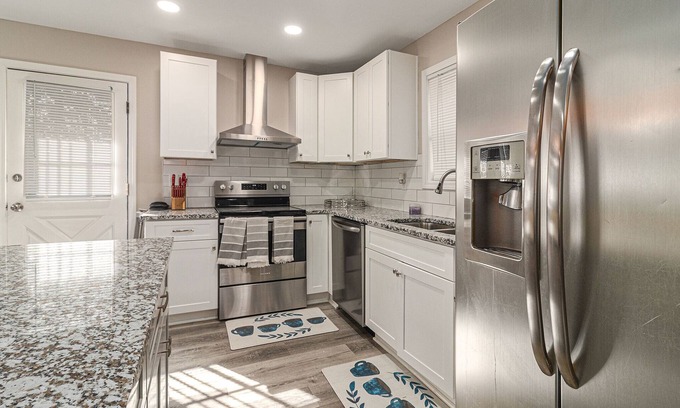 Church Street House | Modern 3BR Retreat with Huge Yard & Grill - Sleeps 8 close to ATL Airport