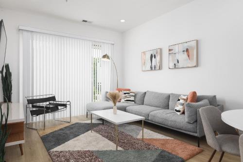 Cleveland Park Apartment | Modern 4 Bed Space in Walkable Area -3 Miles to Downtown