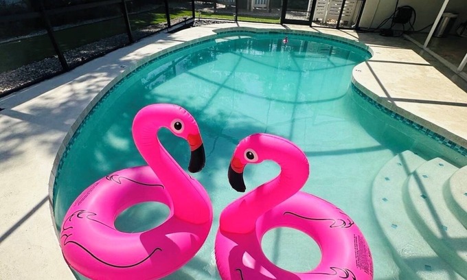 Lake Sarasota House | Modern 4-bedroom house with Heated Pool and Outdoor Firepit in Sarasota.