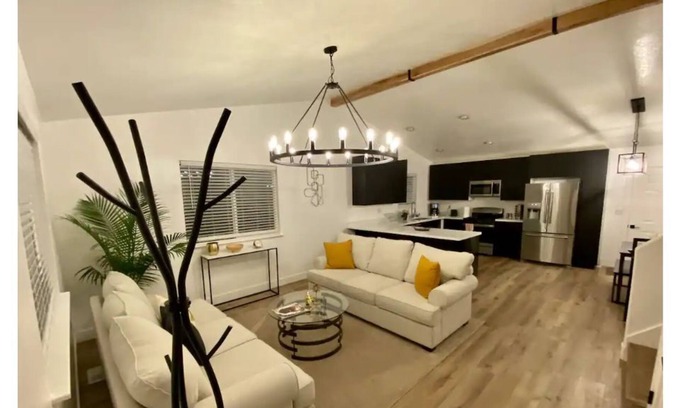 Fairpark House | Modern 4-bedroom downtown oasis