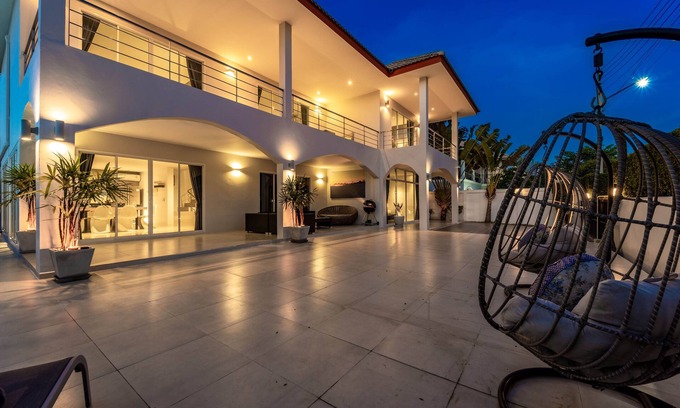 Nong Kae Villa | Modern 4 Bedrooms Pool Villa - VY