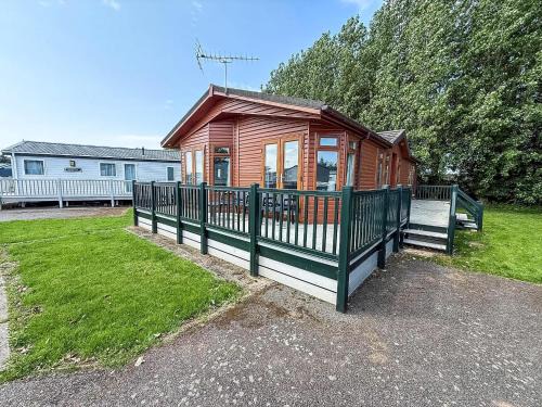 Hunstanton Cabin | Modern 4 Berth Lodge With Decking At Manor Park In Hunstanton Ref 23024W