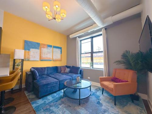 Near South Side Apartment | Modern 420 friendly 3BR Apartment in State Street Near McCormick Place, Chinatown and Soldier Field
