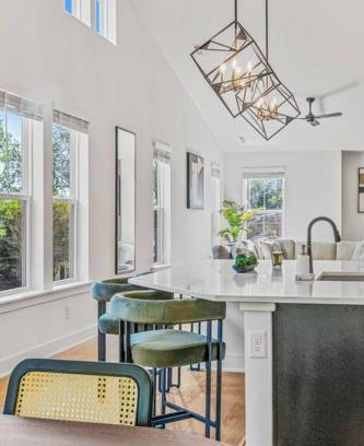 Charlotte House | Modern 4BR Retreat in Uptown!