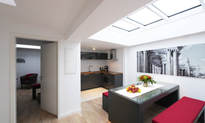 Nauener Vorstadt Villa | Modern 4p Apartment on Holy See