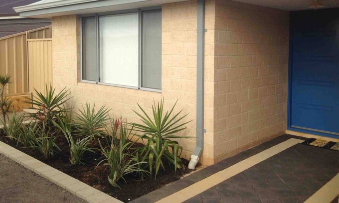 Webberton House | Modern 4x2 fully selfcontained House