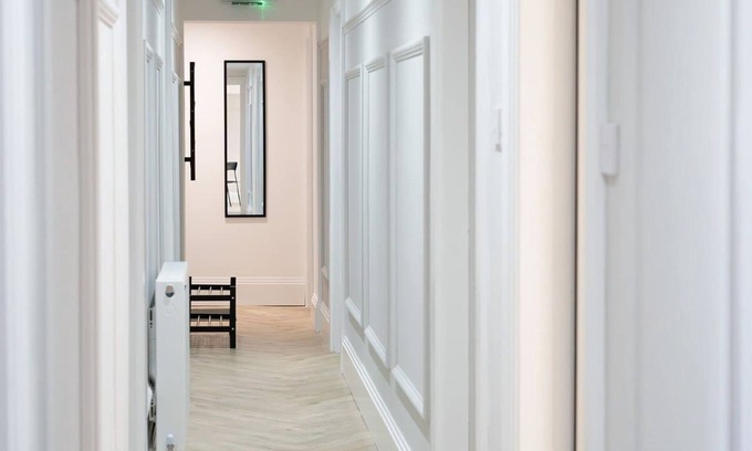 Galashiels Apartment | Modern 5 Bed-2 Bath Apartment