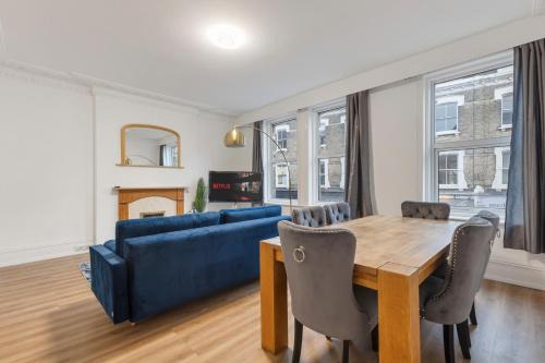 Town Apartment | Modern 5-Bedroom Fulham Flat - Sleeps 12