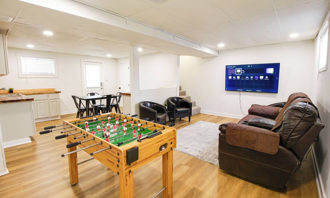 Lynchburg House | Modern 5 BR Retreat Minutes from LU
