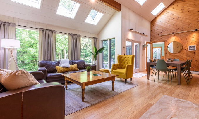 Stratton Mountain House | Modern 5BR VT home minutes to Stratton w/Sauna