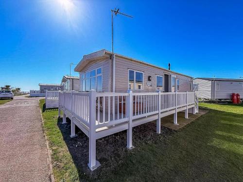 Pakefield Other | Modern 6 Berth Caravan With Free Wifi Nearby Pakefield Beach Ref 68028Cr