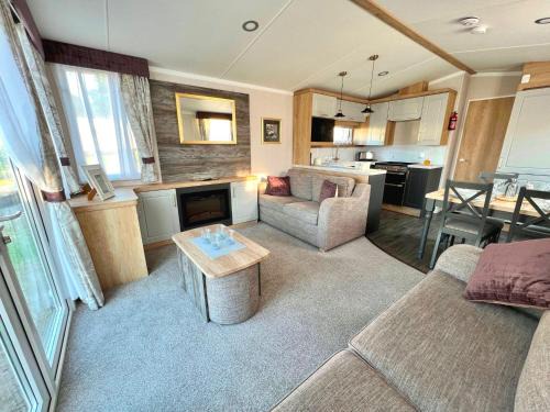 Walton on the Naze Other | Modern 8 Berth Caravan With Decking At Naze Marine Park, Ref 17006Tw
