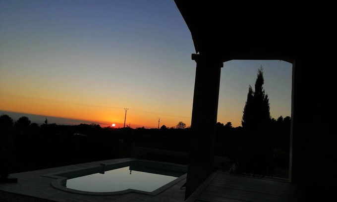 Crillon-le-Brave House | ****modern, air-conditioned single-storey house with private pool + garden