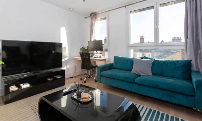 Ferndale Apartment | Modern and Bright 1 Bedroom Flat in Clapham