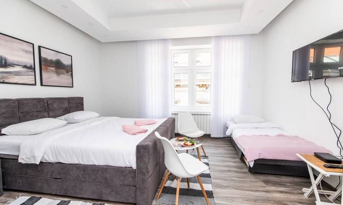 Old Town Apartment | Modern and bright studio in main Pedestrian zone