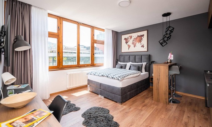 Old Town Apartment | Modern and Bright Studio - Main Street