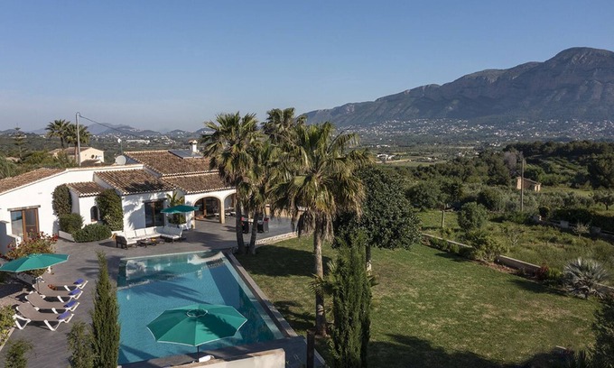 Tarraula Villa | Modern and cheerful villa in Javea, on the Costa Blanca, Spain with private pool for 6 persons
