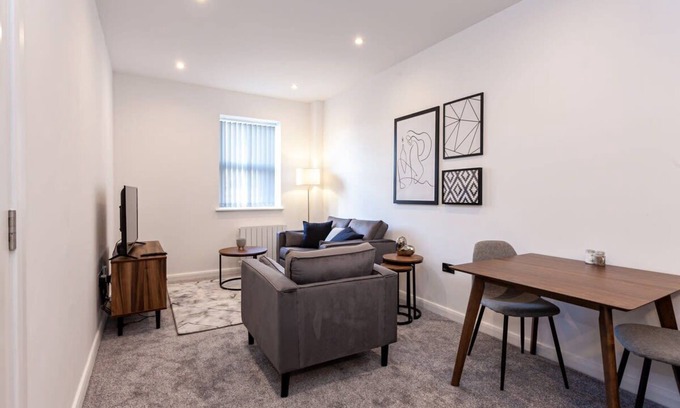 Bolton Apartment | Modern and Cosy 1 Bedroom Apartment in Bolton
