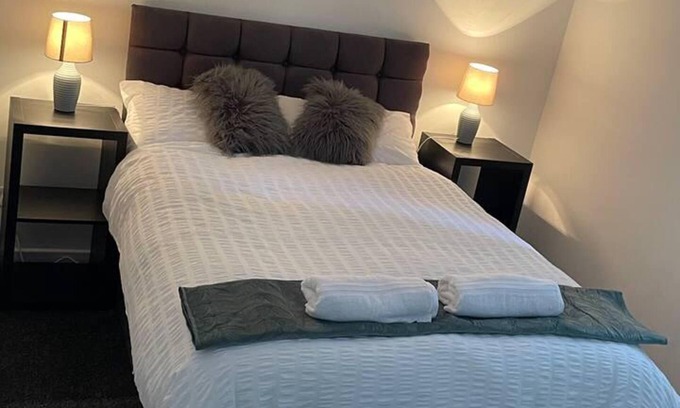 Leeds Apartment | Modern and Cosy Apartment in Leeds, England