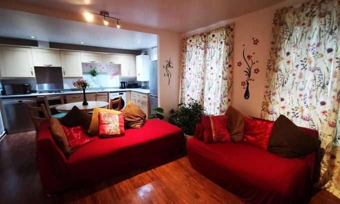 Edmonton Apartment | Modern and cosy Apartment in North London UK