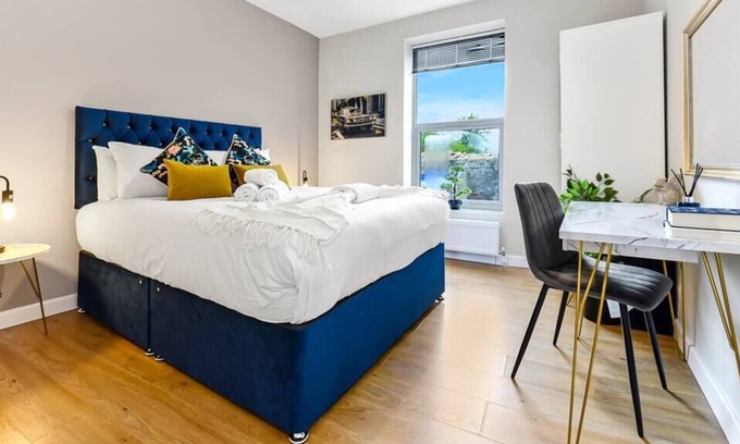 Seven Sisters Apartment | Modern and Luxurious 1 BR Flat