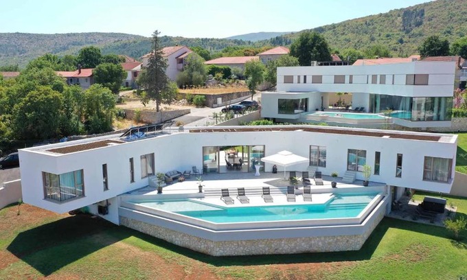 Zmijavci Villa | Modern and luxurious villa with swimming pool in Zmijavci
