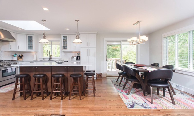 Lee House | Modern And Spacious Berkshires Retreat 5 bdrm 3 bath