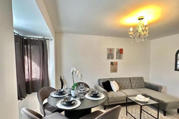 Northfield Apartment | Modern and spacious flat