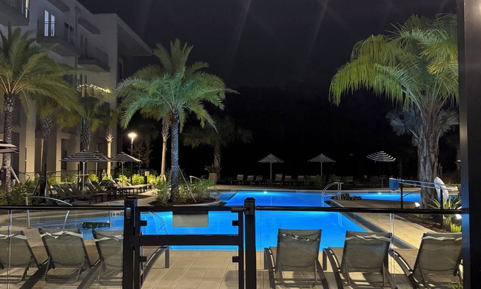 Lake Hart Apartment | Modern and Stylish 1-bedroom + Den in beautiful Orlando