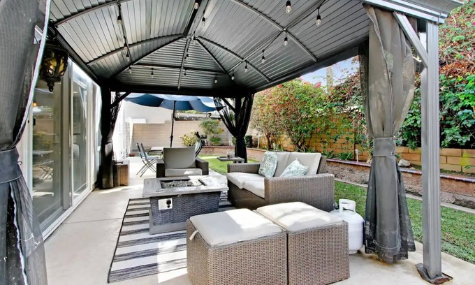 Fullerton House | Modern and Stylish 4-bedroom Home