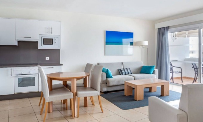 San Miguel de Abona Condo | Modern Apartment in Golf del Sur | Pool Access