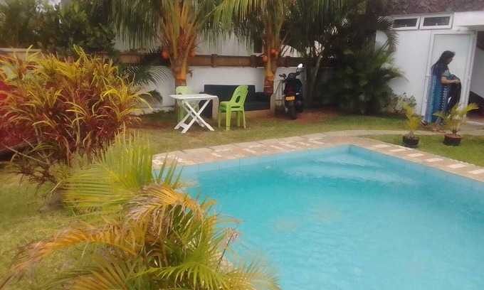 Pointe aux Biches Apartment | Modern apartment with common pool near sandy beach