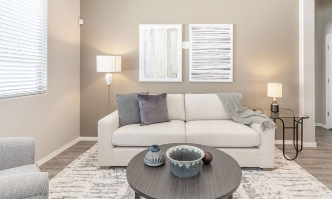 Litchfield Park Apartment | Modern Apartment in Prime Location (ID7319X89)