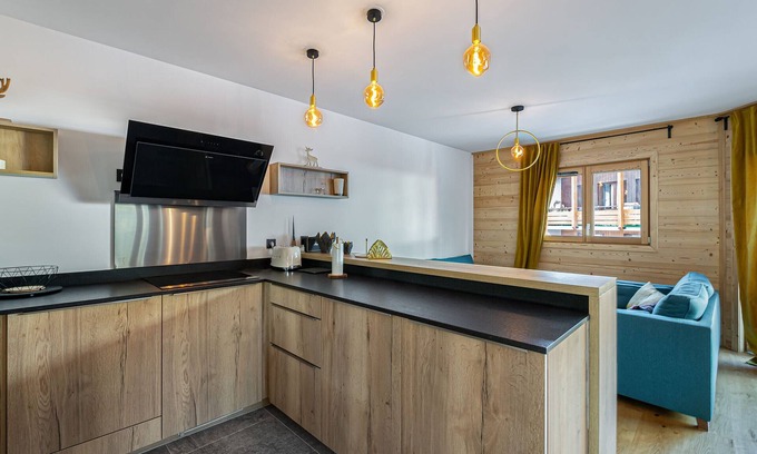 Courchevel Apartment | Modern Apartment 100m from Slopes with Parking and Wi-Fi